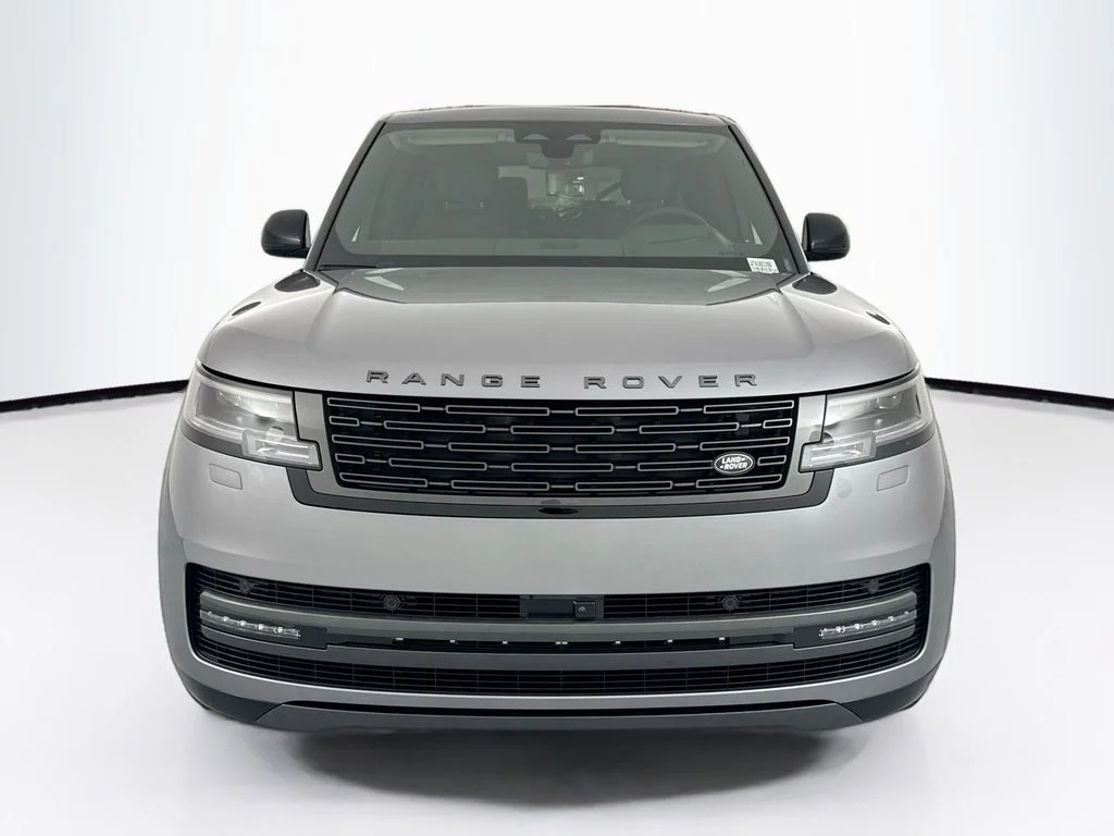 New 2026 Eiger Grey Land Rover SE image 2