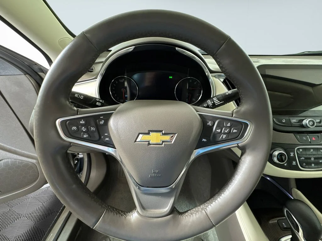 Used 2024 Gray Chevrolet LT image 28