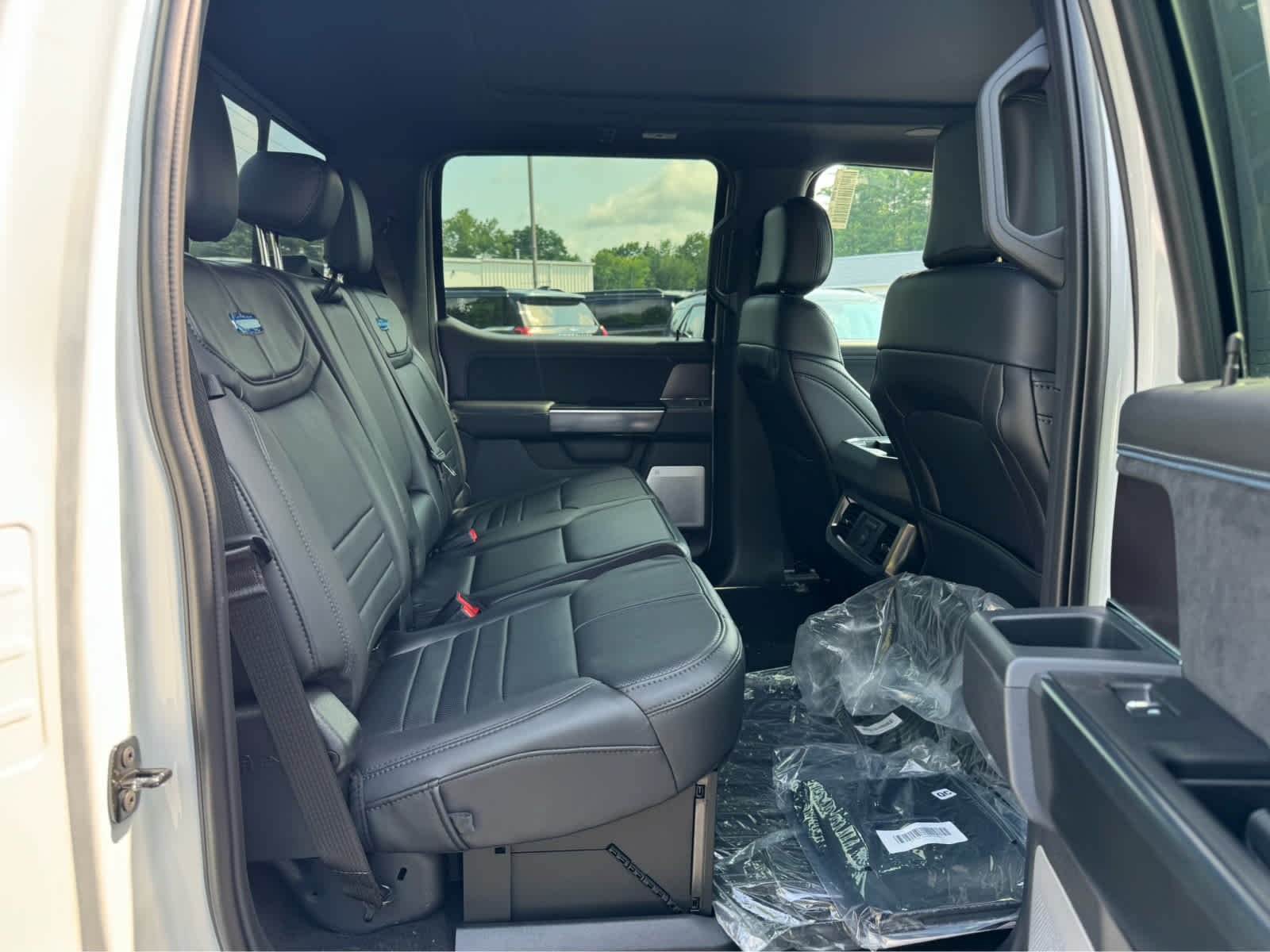 New 2026 Star White Metallic Tri-Coat Ford Platinum image 12