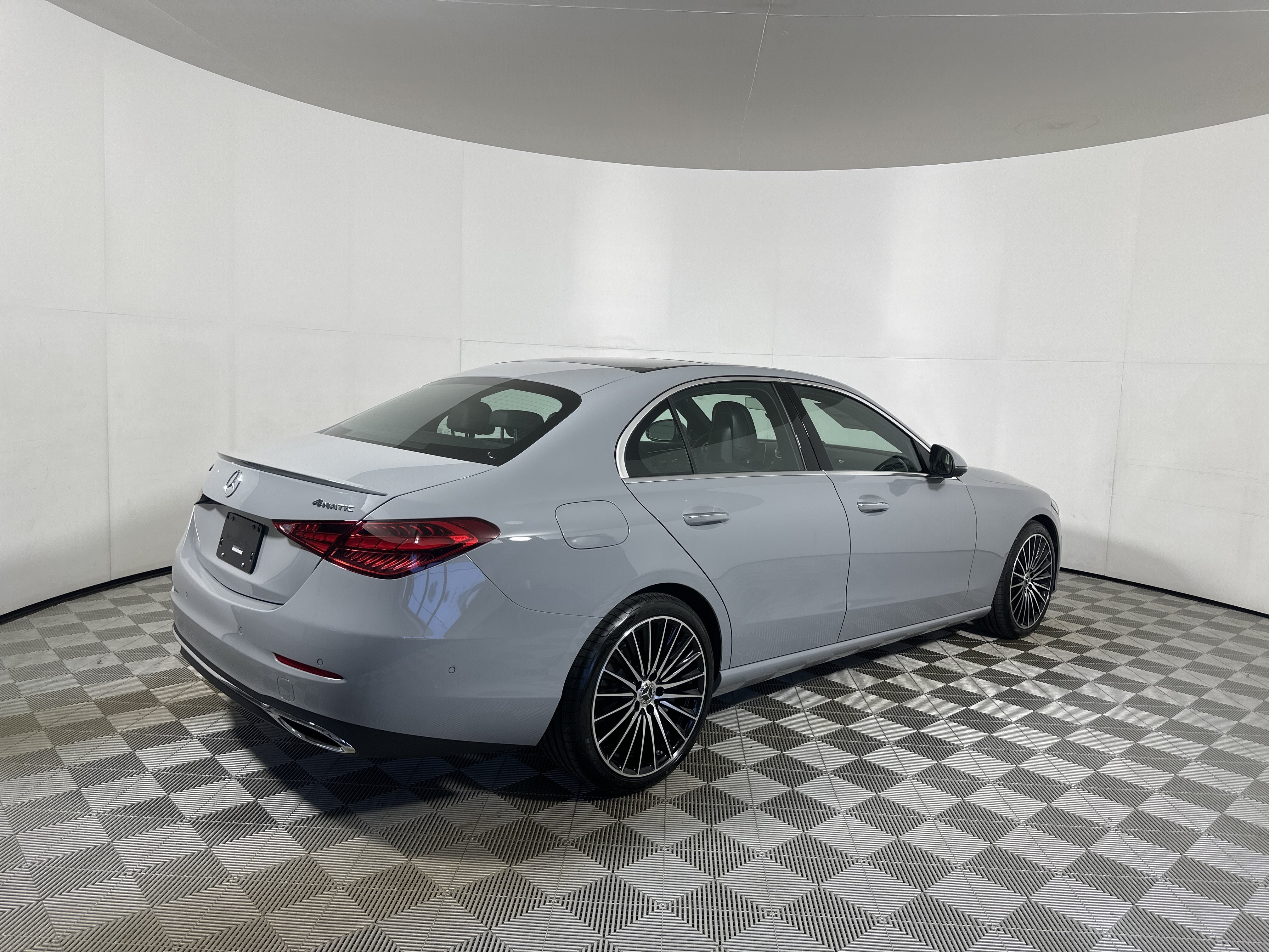 New 2026 MANUFAKTUR Alpine Grey Mercedes-Benz C 300 image 32
