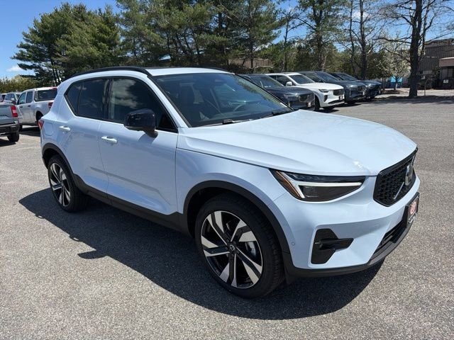 2026 Volvo XC40 B5 Ultra Dark AWD's photo