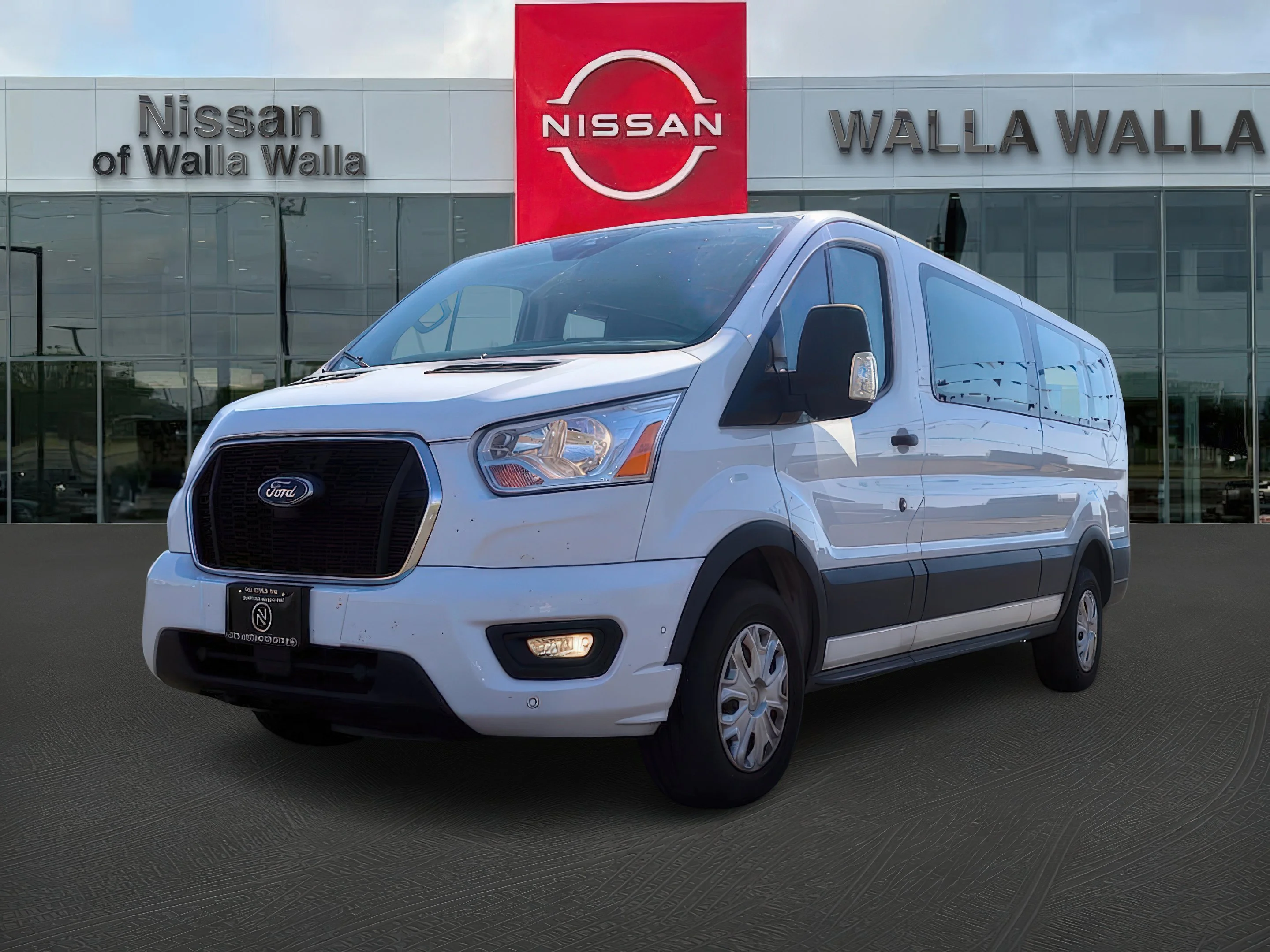 2021 Ford Transit Passenger Van XLT - Photo 30