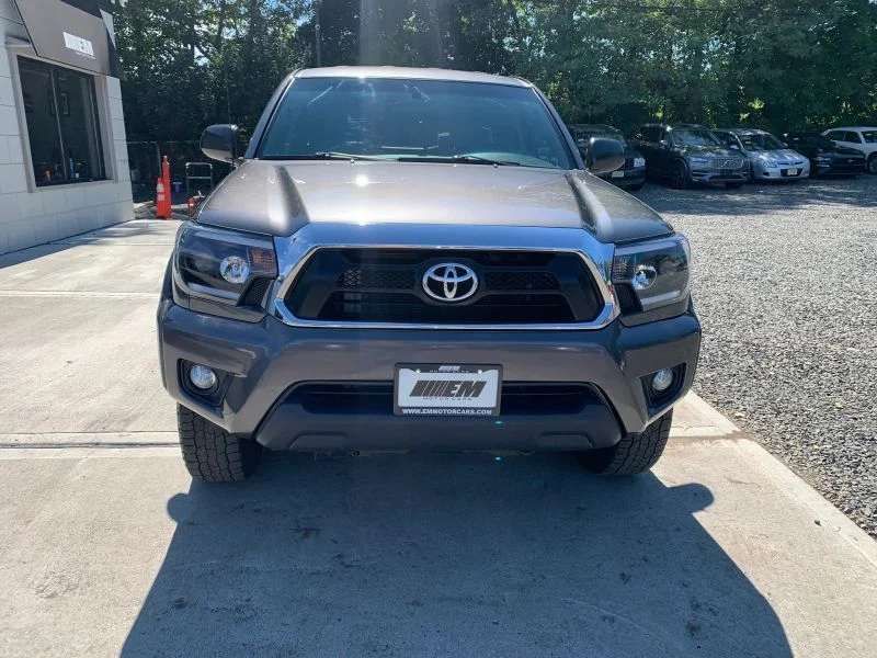 Used 2015 Gray Toyota Pickup 4D 6 ft image 15