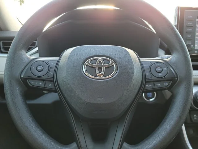 Used 2020 Red Toyota XLE image 31