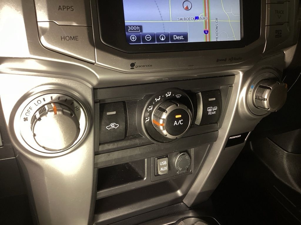 Used 2018 White Toyota SR5 Premium image 18