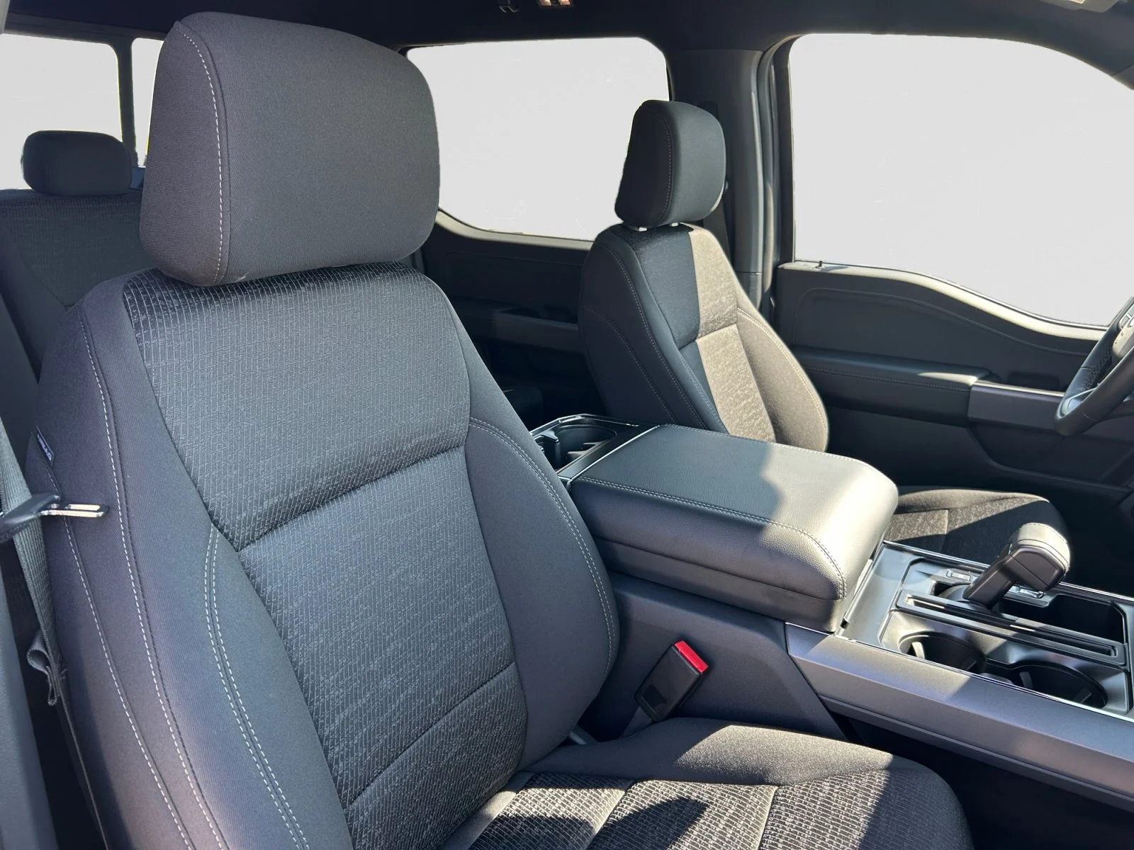 New 2026 Carbonized Grey Metallic Ford XLT image 12