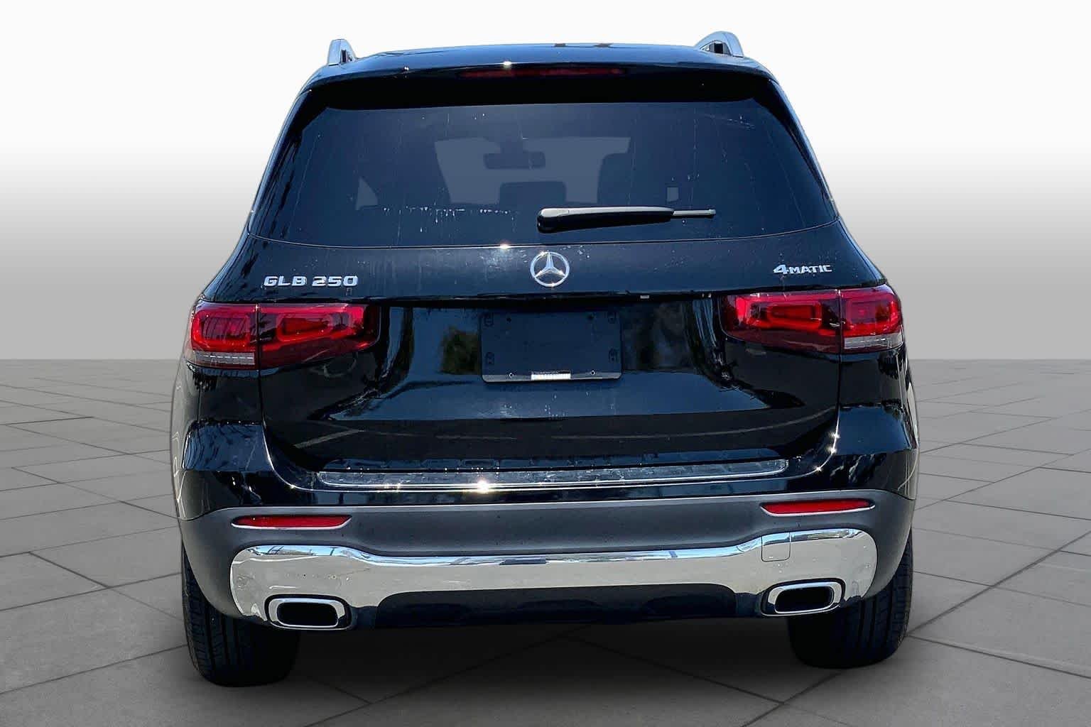 Used 2021 Night Black Mercedes-Benz GLB 250 image 4