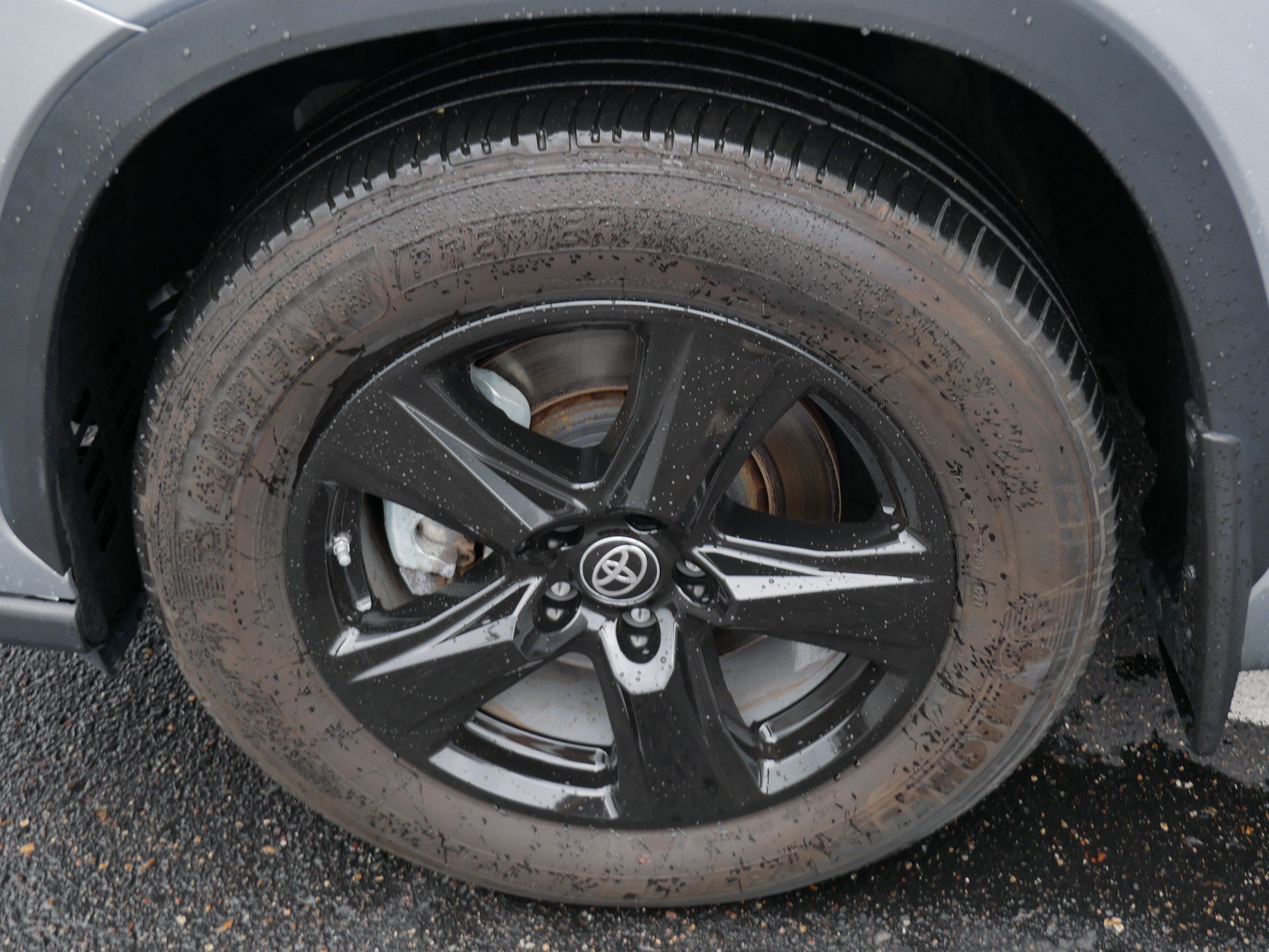 2024 Toyota Highlander LE - Photo 15