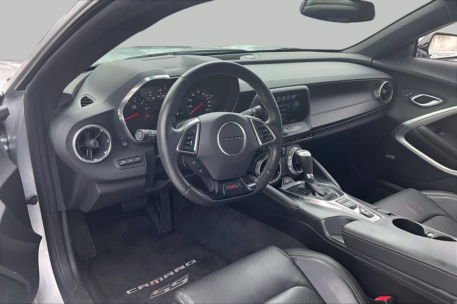 Used 2018 Silver Ice Metallic Chevrolet 2SS image 16
