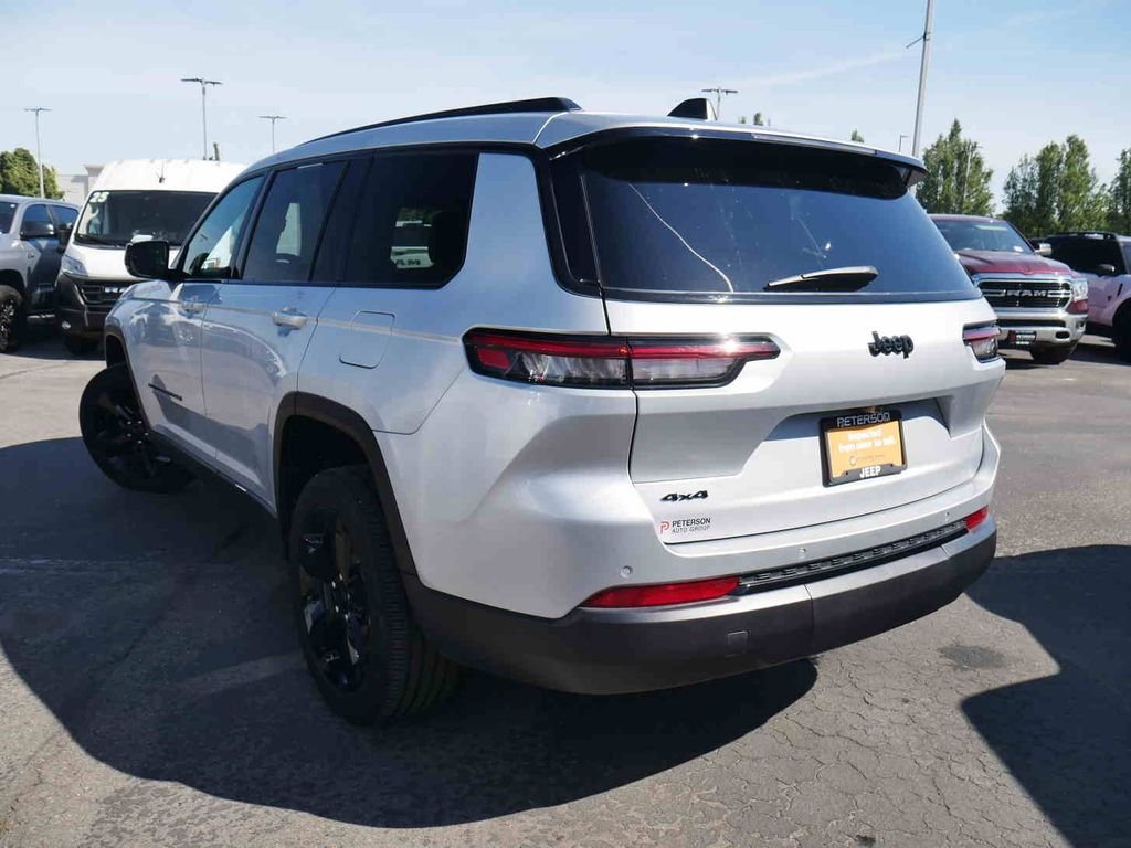 Used 2025 Silver Jeep Altitude X image 17