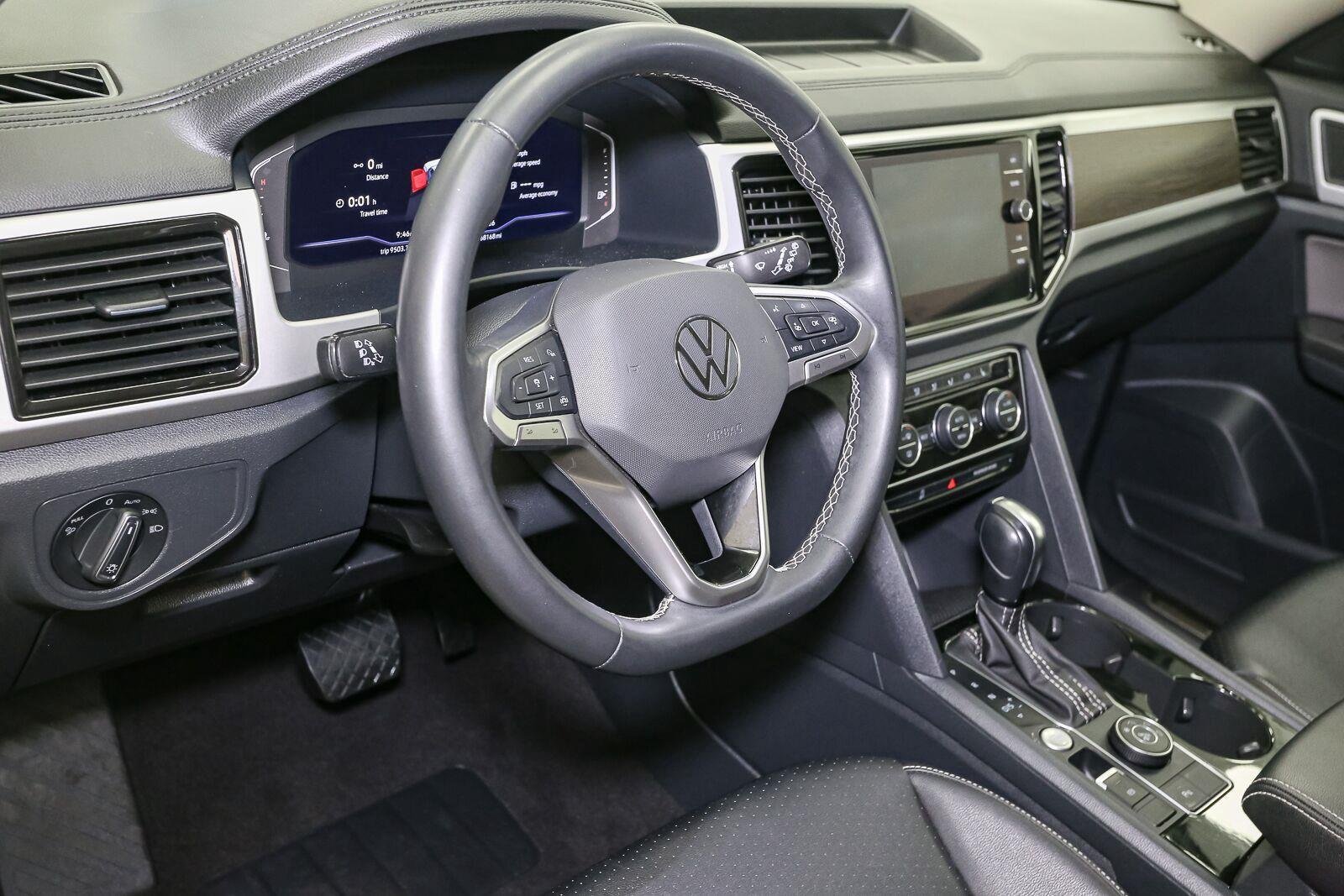 Used 2022 Pyrite Silver Metallic Volkswagen 3.6L V6 SE w/Technology image 28