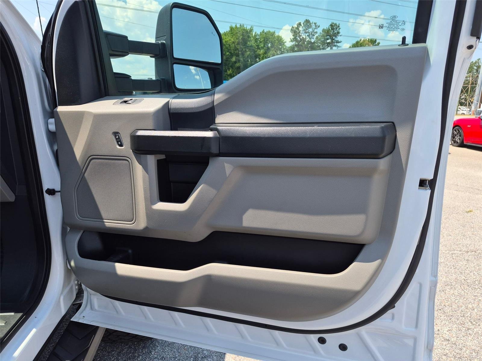 Used 2022 Oxford White Ford XL image 25