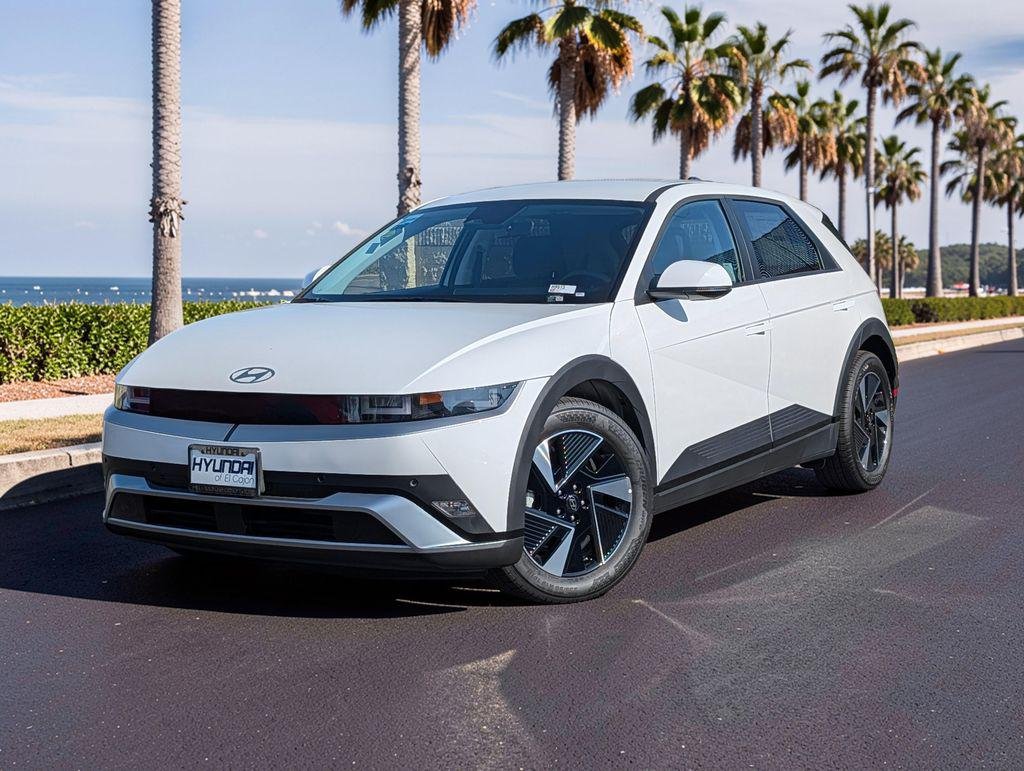 New 2026 White Hyundai SE image 2