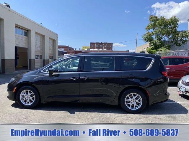 Used 2023 Black Chrysler LX image 3