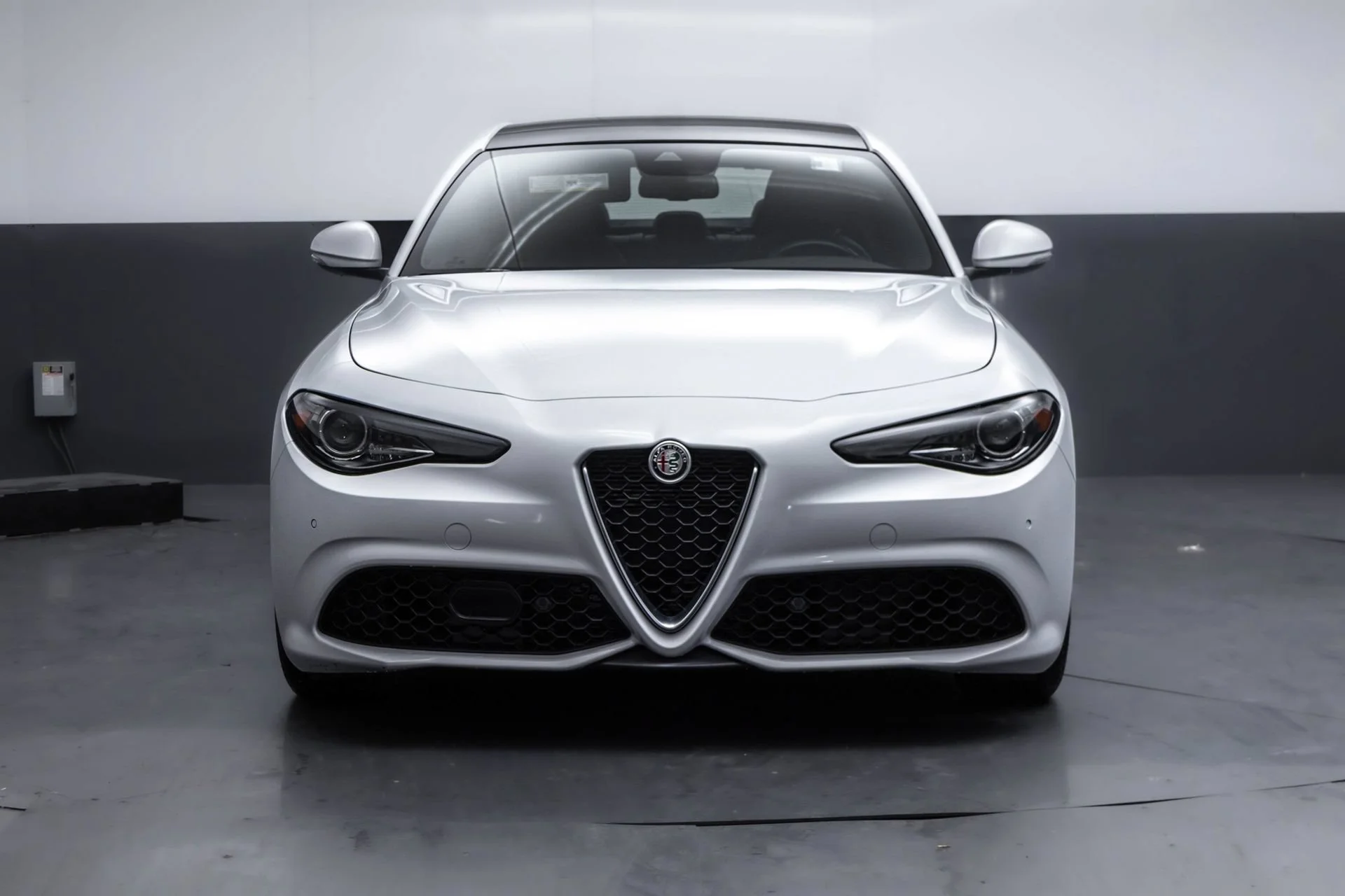 Used 2022 White Alfa Romeo Ti image 16