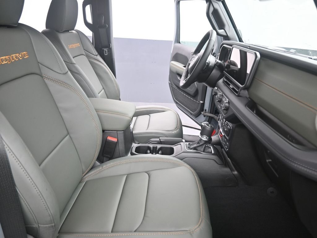 New 2026 Anvil Clearcoat Jeep Mojave image 27