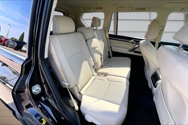 Used 2022 Black Lexus 460 image 26