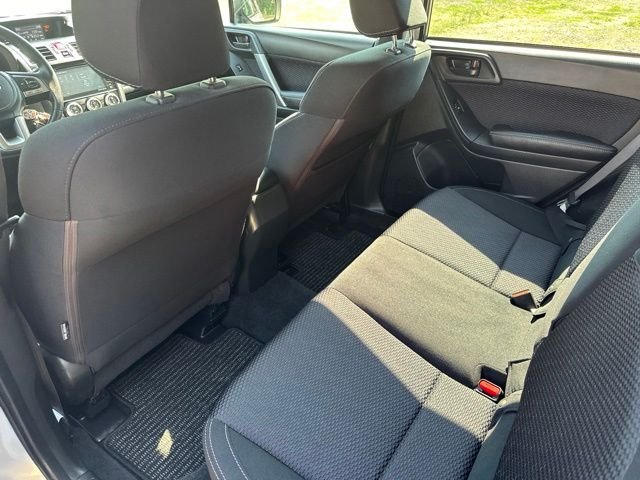 Used 2018 Ice Silver Metallic Subaru 2.5i Premium image 17