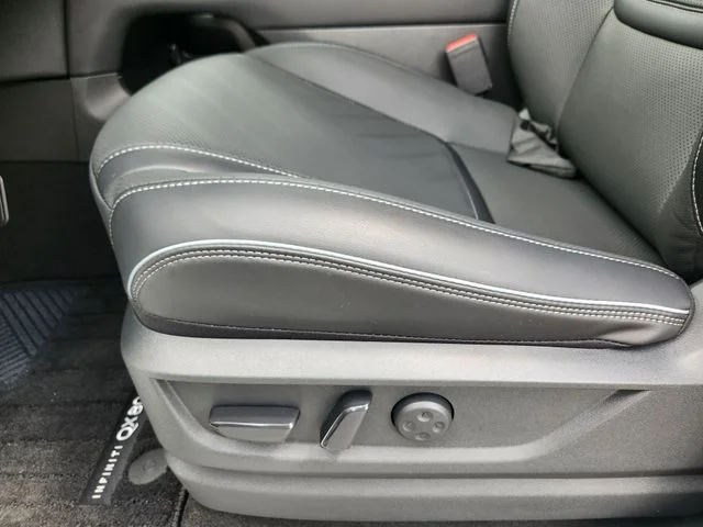 New 2027 RADIANT WHITE INFINITI Luxe 4WD image 10