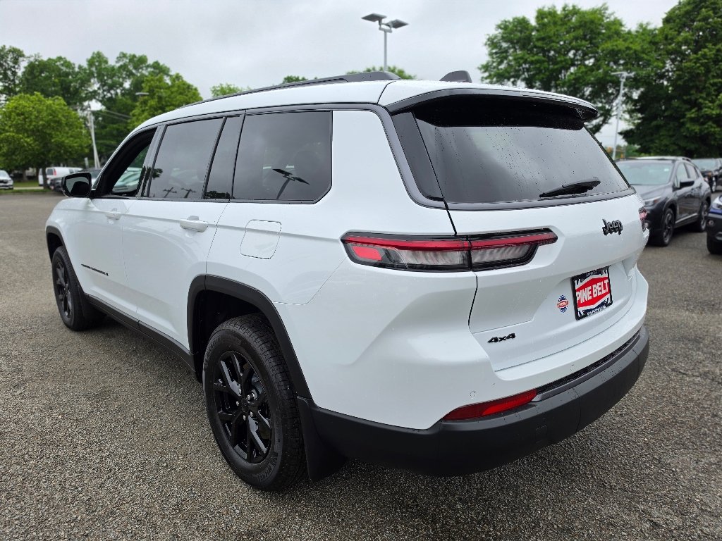 New 2026 Bright White Clear-Coat Exterior Paint Jeep Altitude image 10