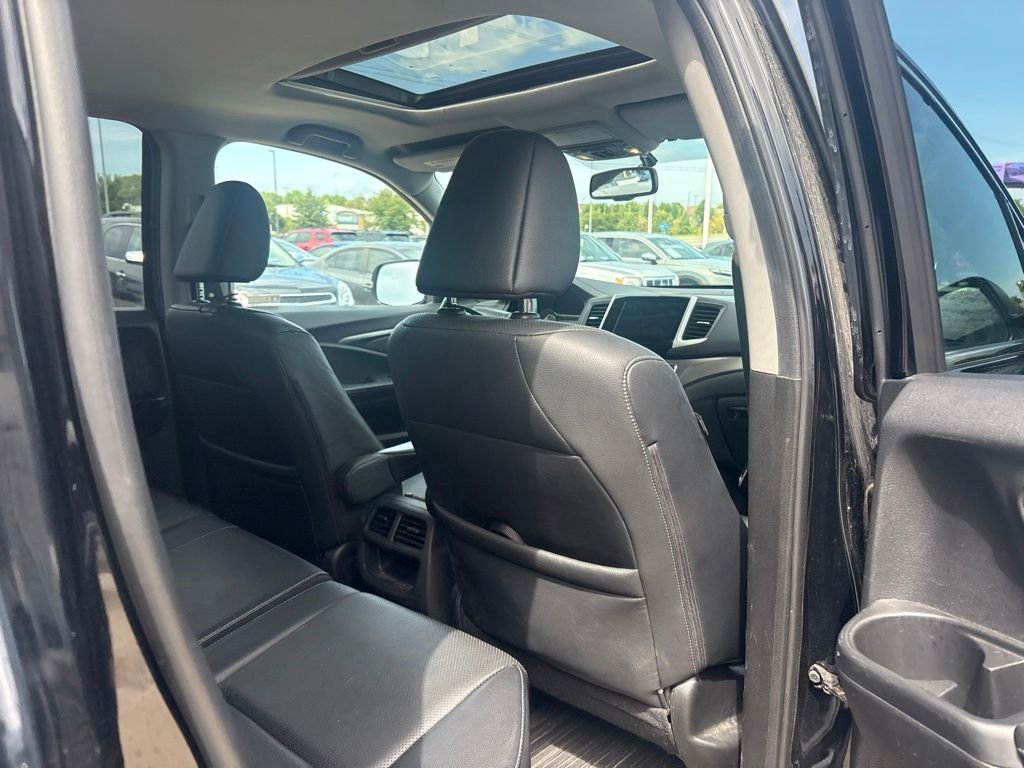Used 2019 Black Honda RTL-T image 32