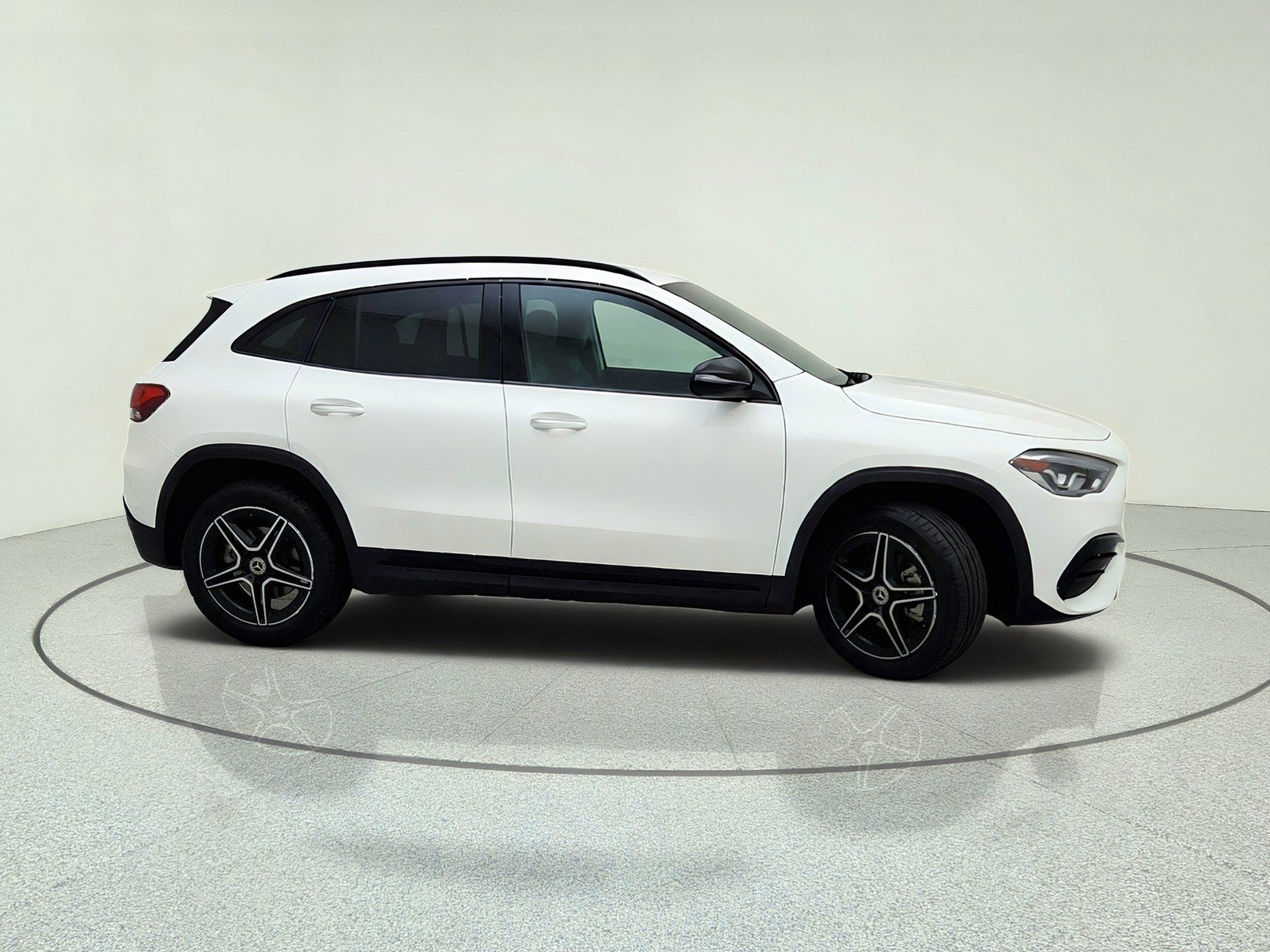 Certified Used 2023 Polar White Mercedes-Benz GLA 250 image 6