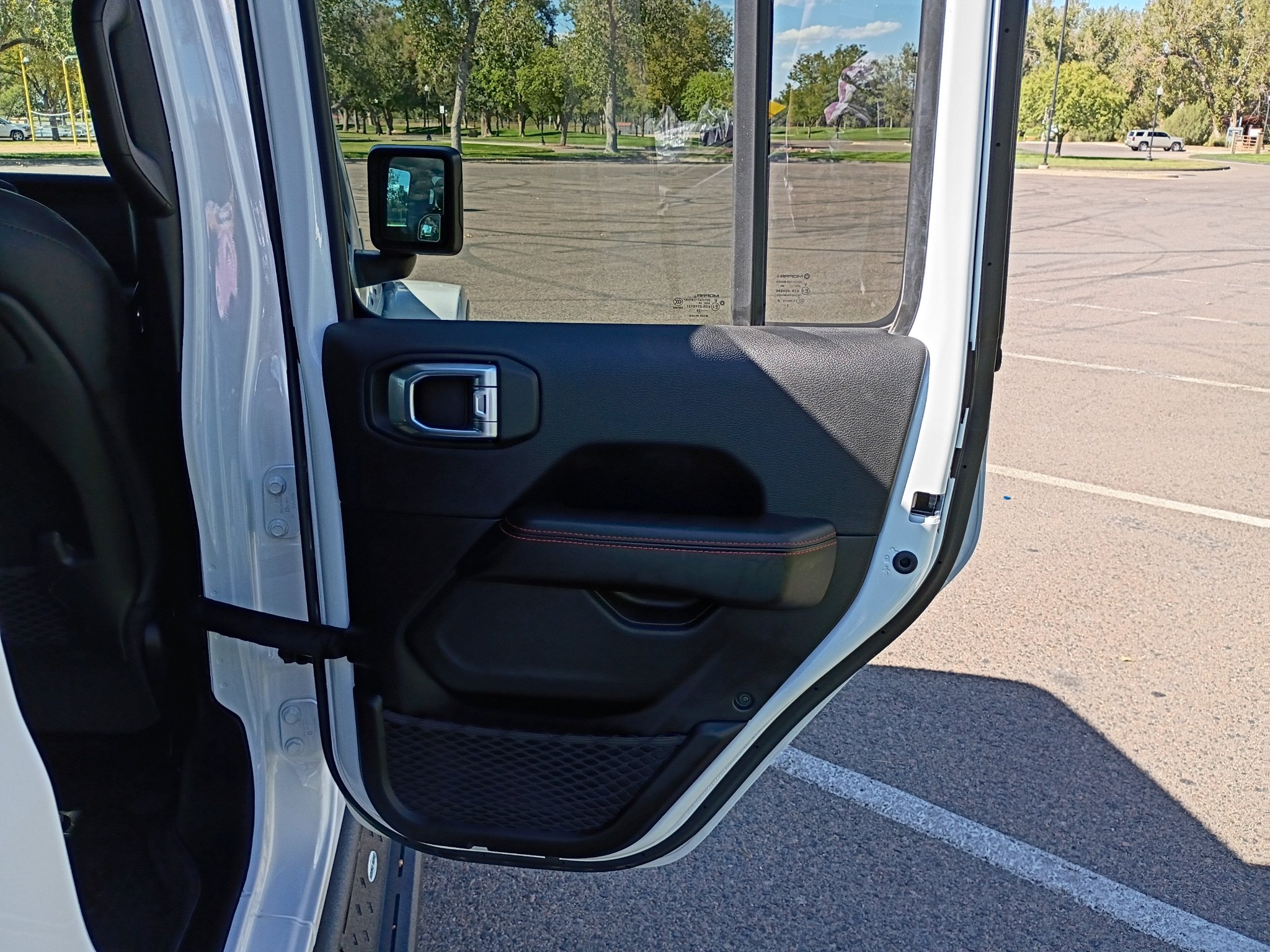 Used 2024 Bright White Clearcoat Jeep Rubicon X image 13