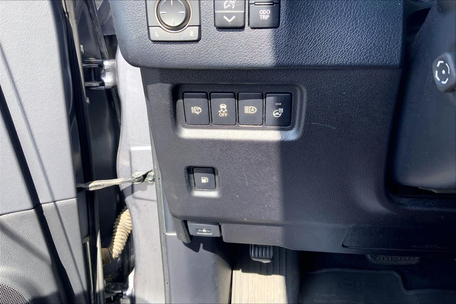 Used 2022 Nebula Gray Pearl Lexus Premium image 36