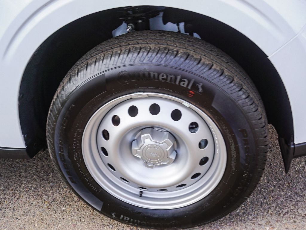 New 2026 Oxford White Ford XL image 9