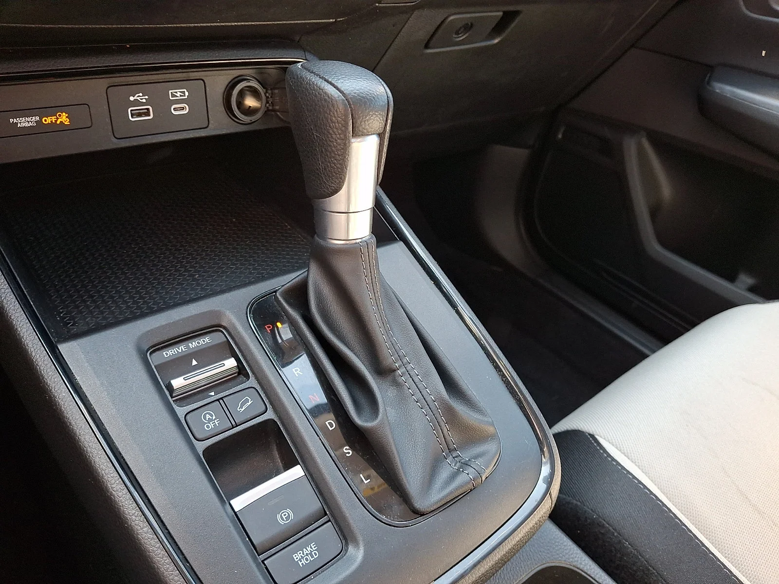 Used 2025 Platinum White Pearl Honda EX image 14
