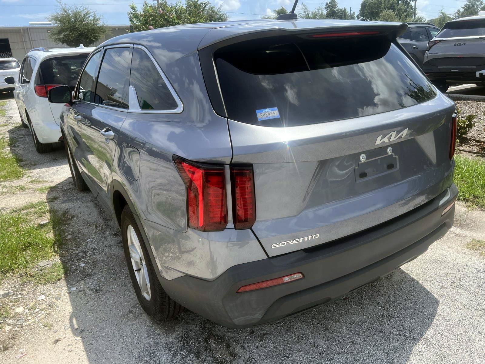 Used 2023 Everlasting Silver Kia LX image 7