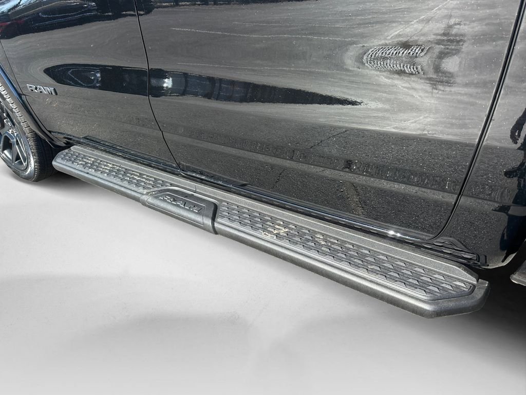 New 2026 Diamond Black Crystal Pearl-Coat Exterior Paint RAM Laramie image 18