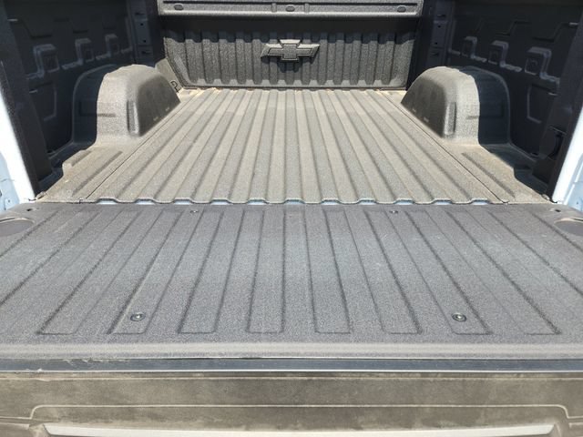 New 2026 Polar White Tricoat Chevrolet High Country image 31