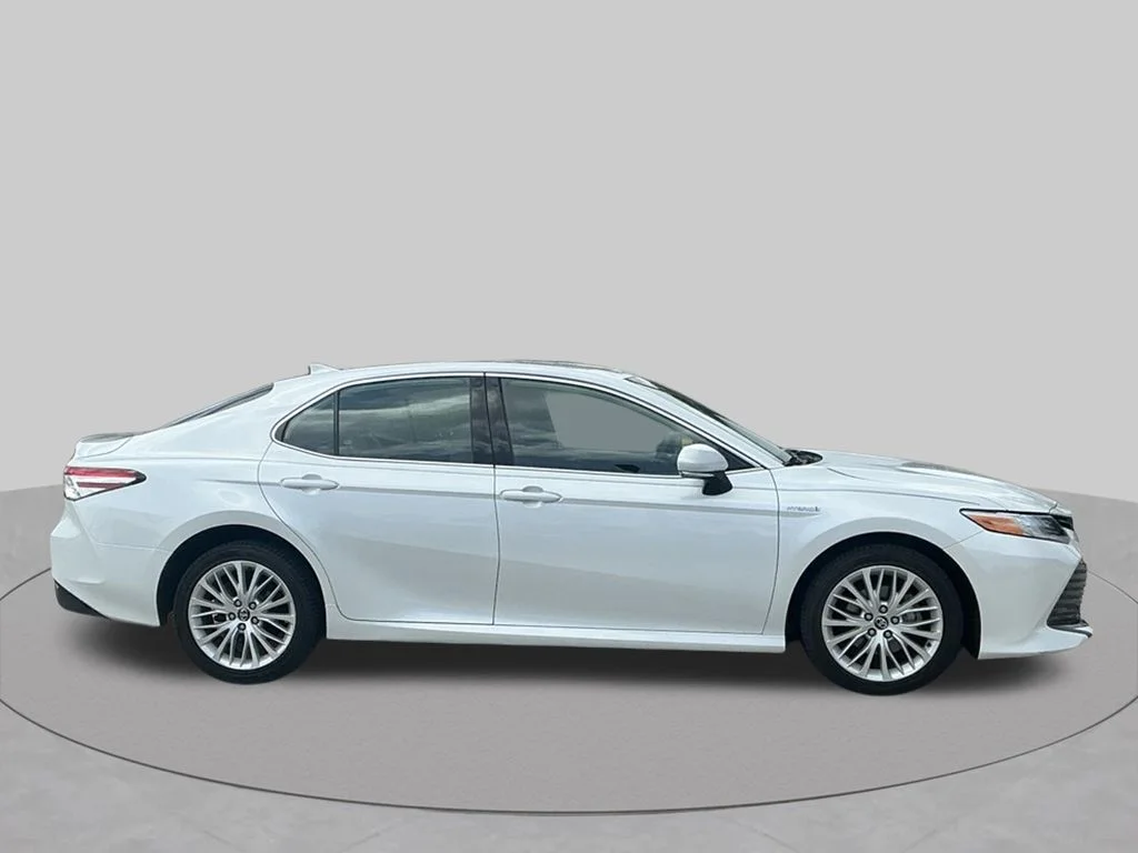 Used 2020 Beige Toyota XLE image 14