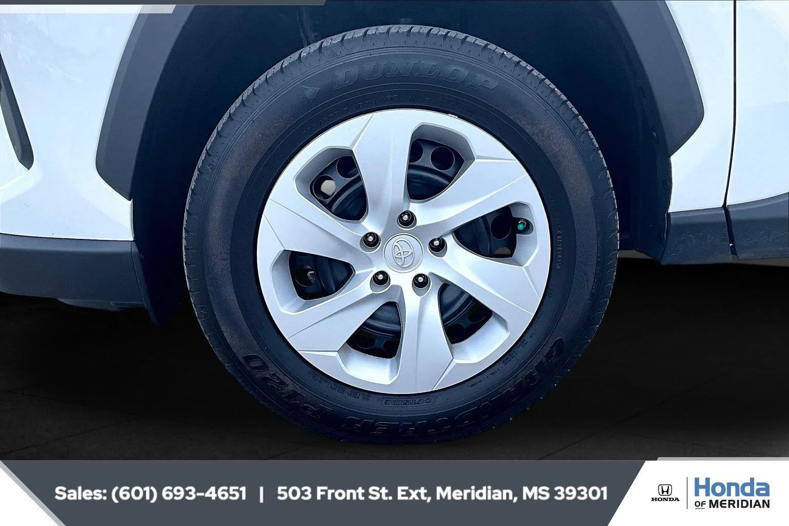 Used 2025 Ice Cap Toyota LE image 7
