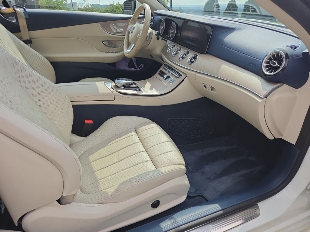 Used 2018 designo Diamond White Metallic Mercedes-Benz E 400 image 10