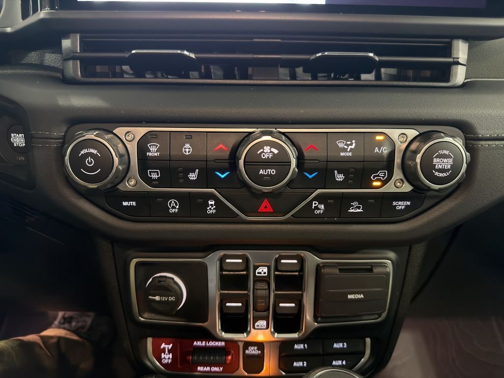 Used 2024 Bright White Clearcoat Jeep Mojave X image 34