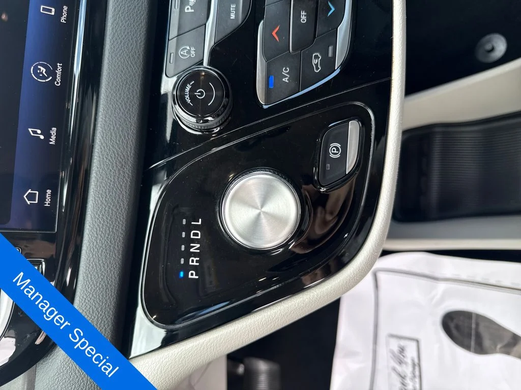 2024 Chrysler Pacifica Touring L - Photo 25