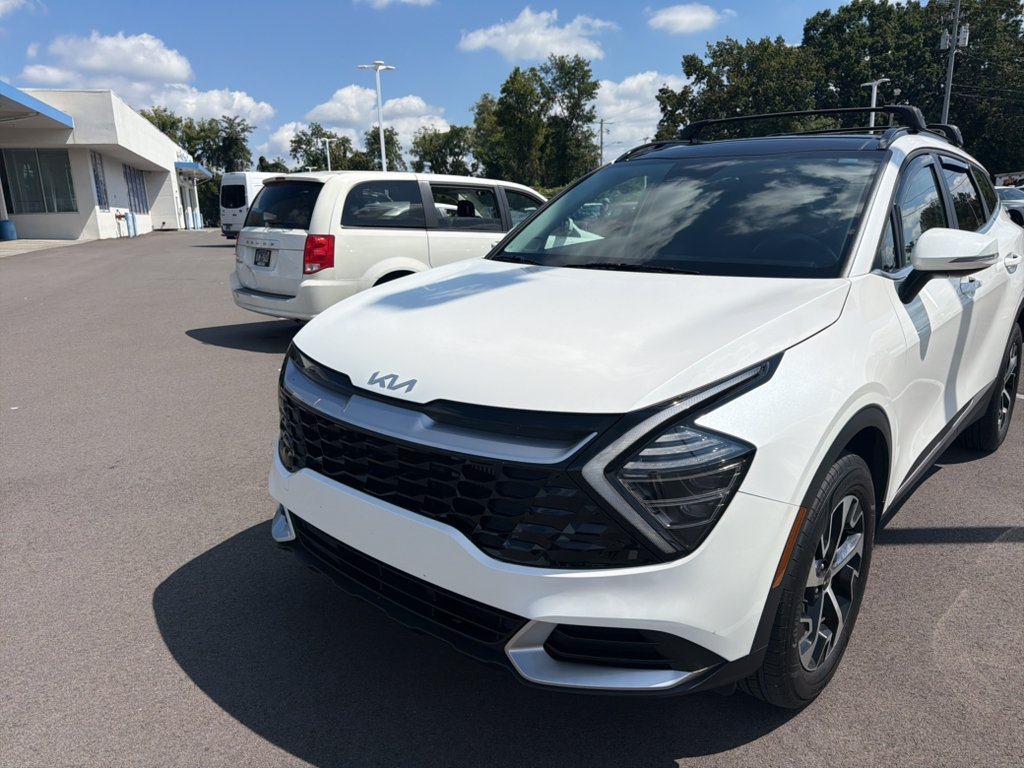 Used 2024 SNOW WHITE PEARL Kia EX image 3