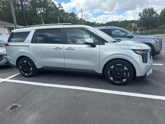 Used 2025 White Kia EX image 2