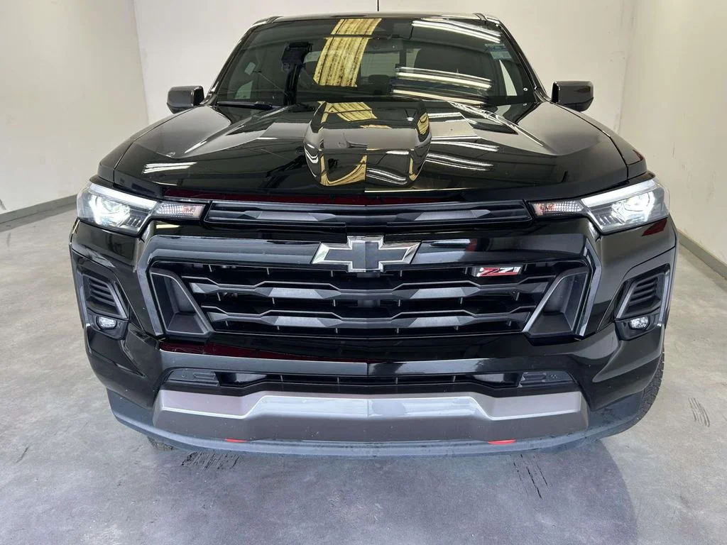 Used 2025 Black Chevrolet Z71 image 8