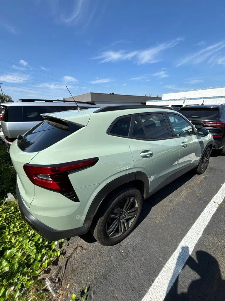 Used 2024 Green Chevrolet ACTIV image 4