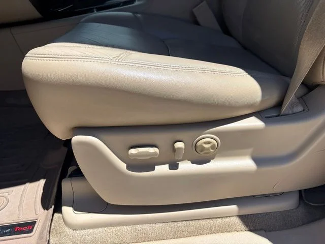Used 2014 White Diamond Tricoat GMC Denali image 15