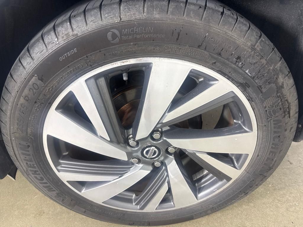 Used 2020 White Nissan SL image 14