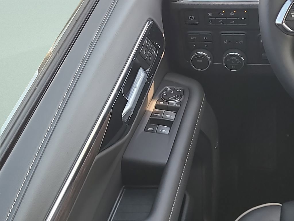 2026 Chevrolet Suburban Premier - Photo 20