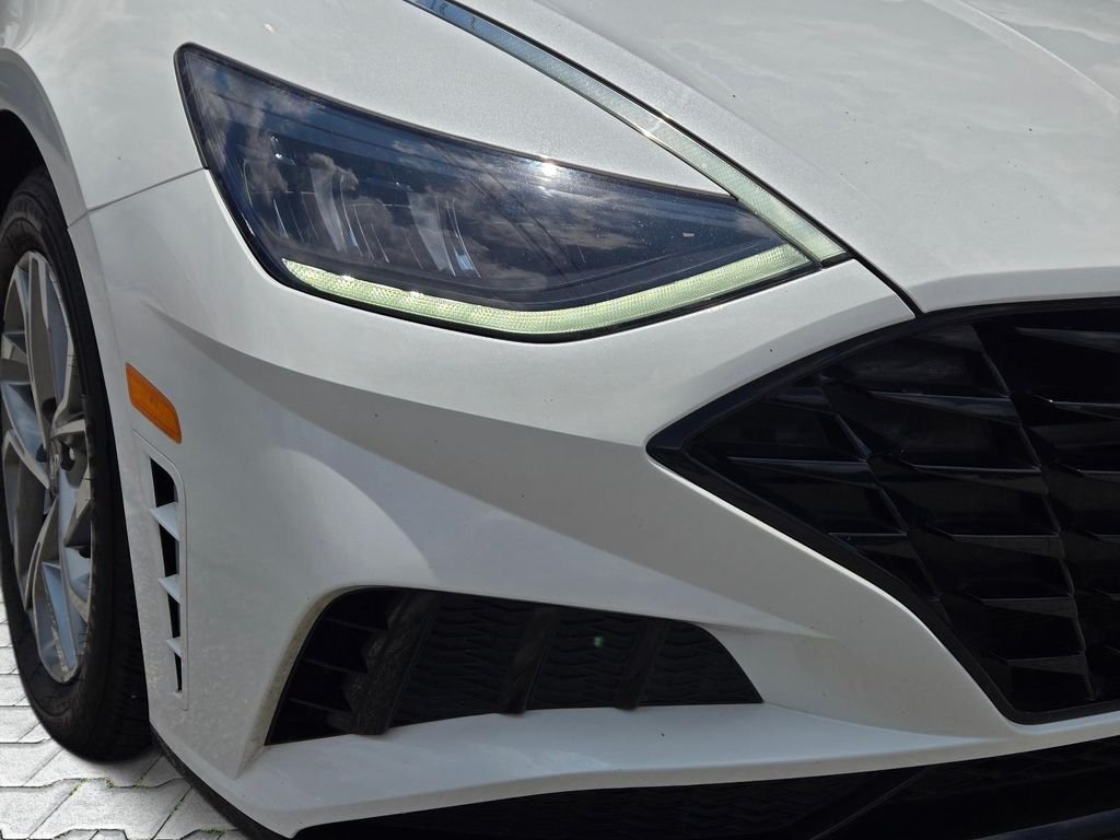 Used 2022 Gray Hyundai SEL image 2