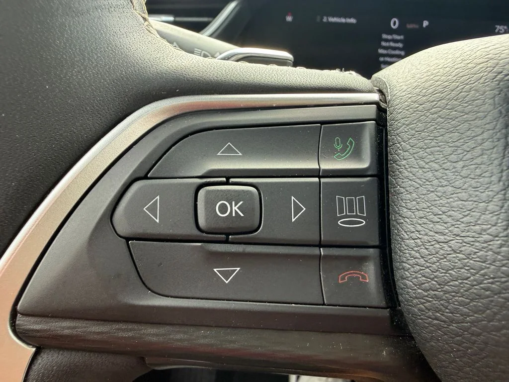 Used 2024 Silver Jeep Altitude X image 18