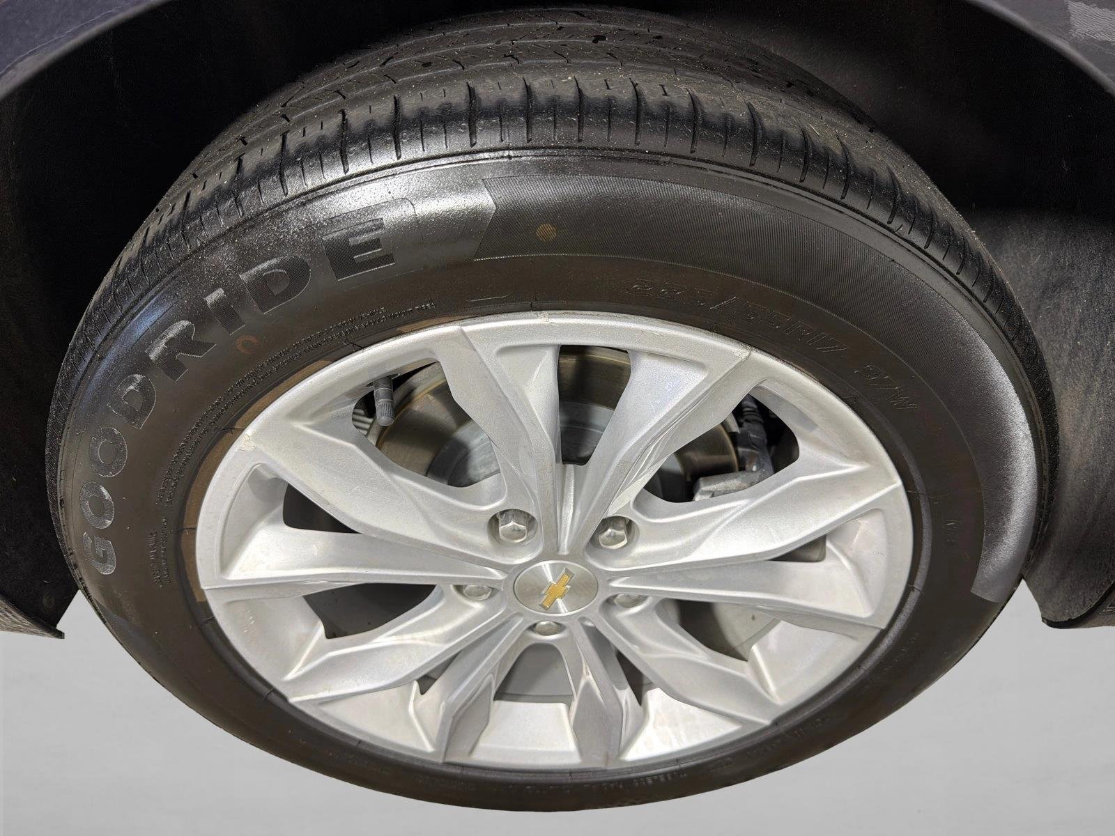 Used 2023 Dark Ash Metallic Chevrolet LT image 17