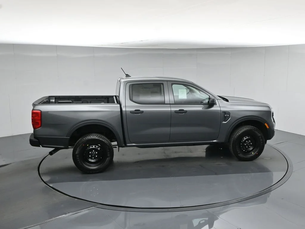 New 2026 Gray Ford XL image 40