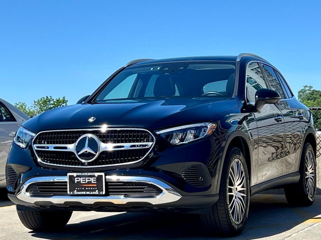 Used 2024  Mercedes-Benz GLC 300 image 3